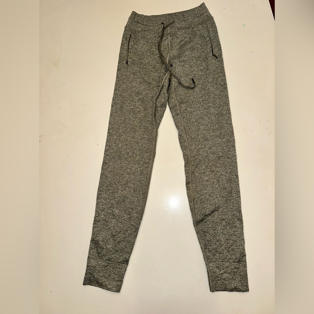 Lululemon Athletica textured Tech Heathered Gray Joggers Size 2 pants